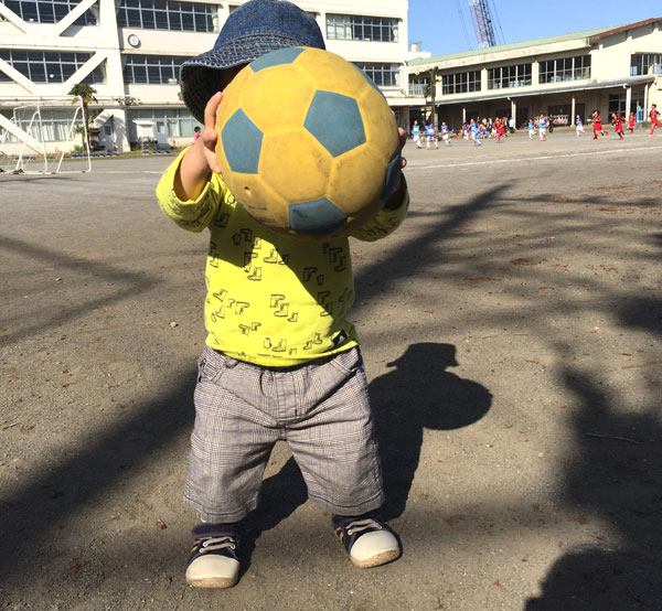 初めてのサッカーボールはこれ一択！
