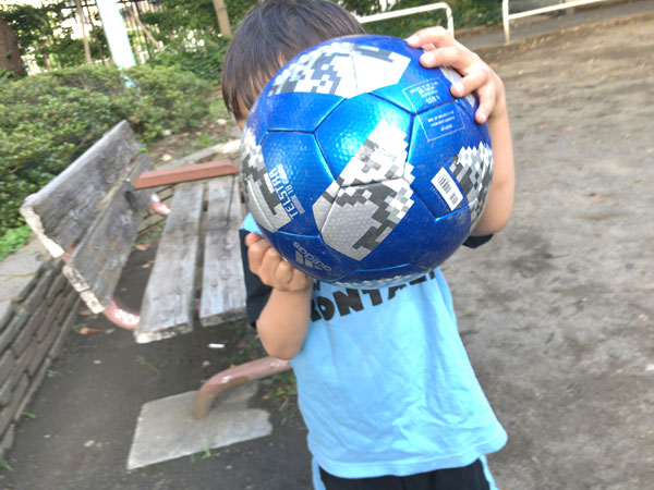 【今買うならこれ！】子ども用サッカーボールはワールドカップ公式球テルスターがオススメ
