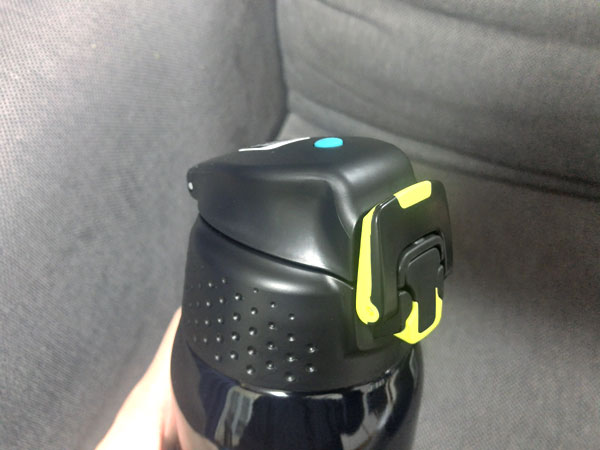【小学生】スポーツ用水筒はワンタッチで素早く飲めるサーモス真空断熱スポーツボトル！（写真多数）