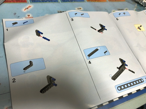 小学生が楽しめるレゴテクニックのラジコントラックレーサーの作成レポート