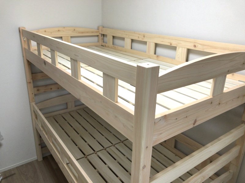 【狭い子供部屋に最適】二段ベッドはコンパクトで下の収納スペースを有効活用！