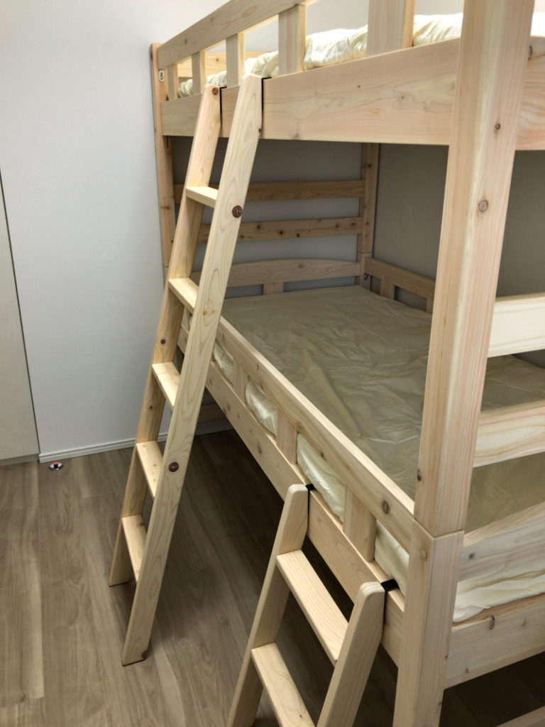 【狭い子供部屋に最適】二段ベッドはコンパクトで下の収納スペースを有効活用！